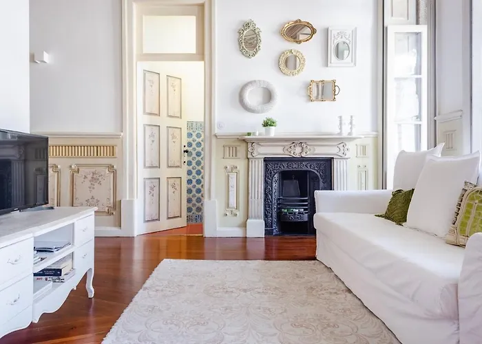 Get A Unique And Luxury Flat דירה *